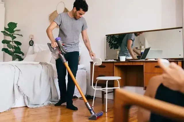 Chủ động dọn dẹp nhà để tránh mâu thuẫn